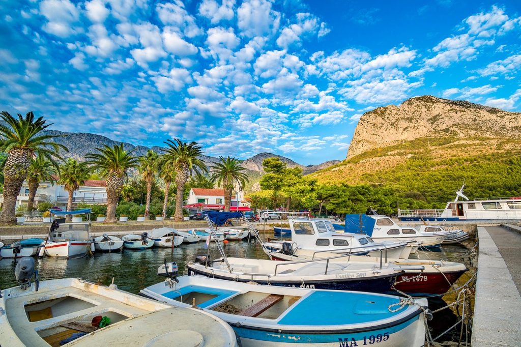 Lennot Splittiin 112 euroa ja lennot Montenegroon 123 euroa