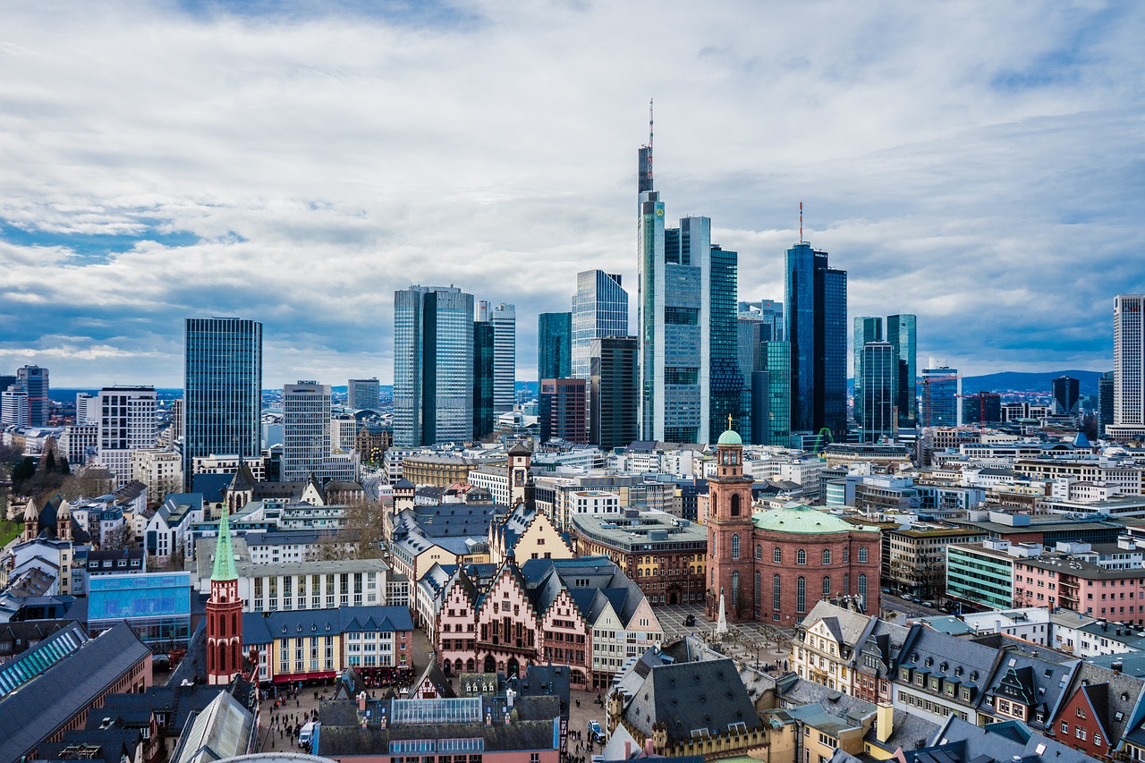 Lennot Oulusta Frankfurtiin 176 euroa