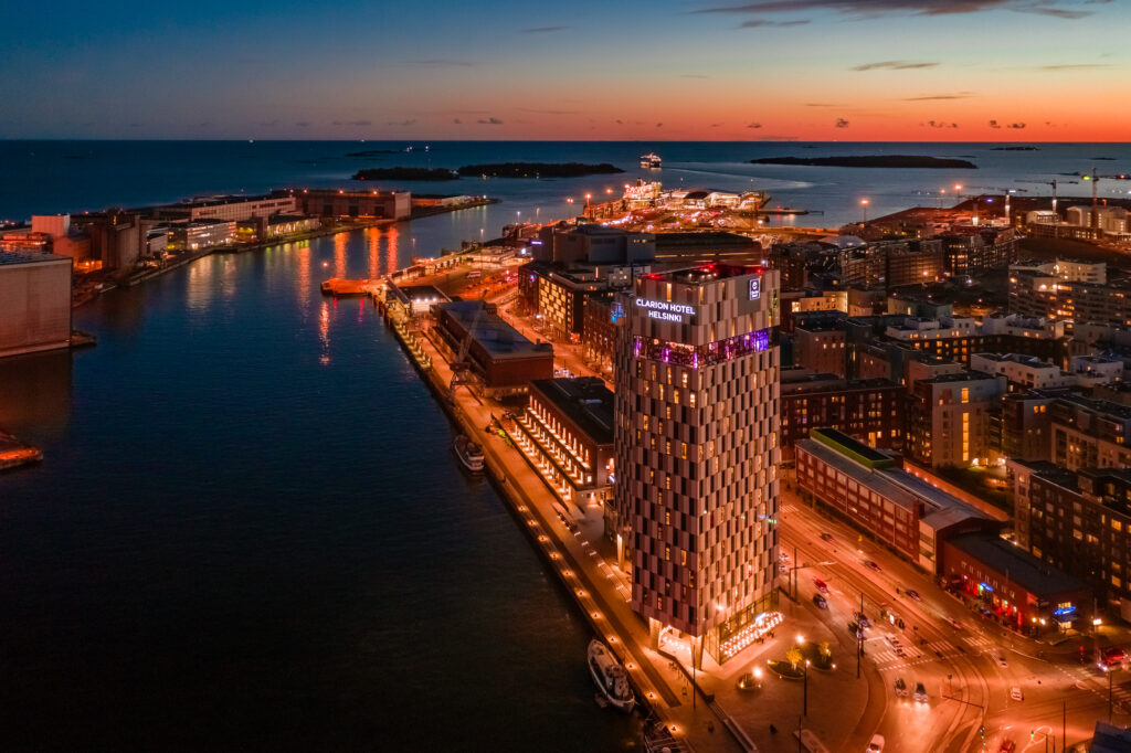 3 ruokalajin illallinen, hotelliyö ja aamiainen – alk. 190 € kahdelle