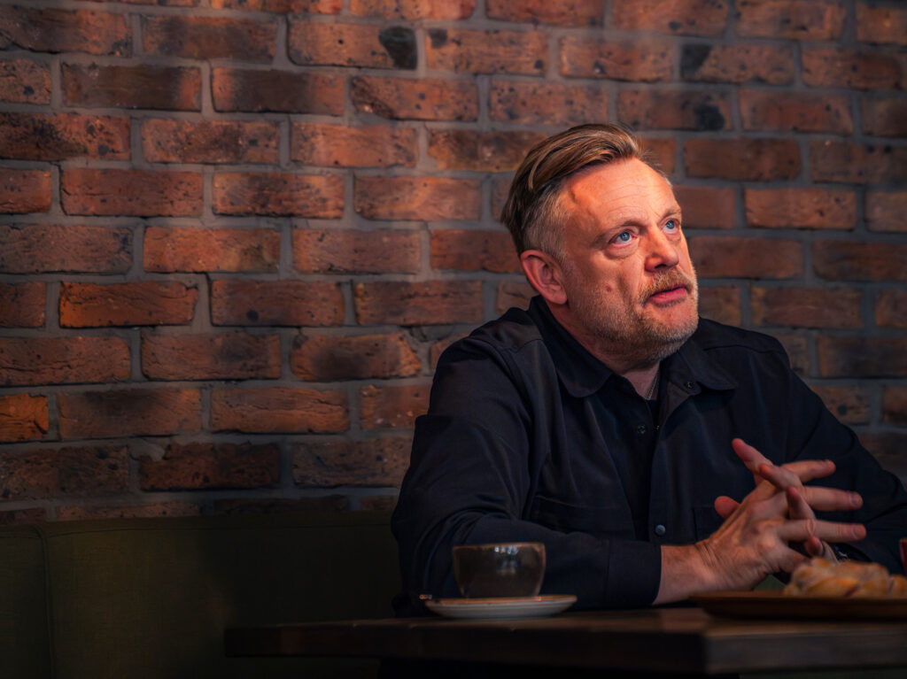 Andrew Melchior taiteilija The Logos Oulu2026